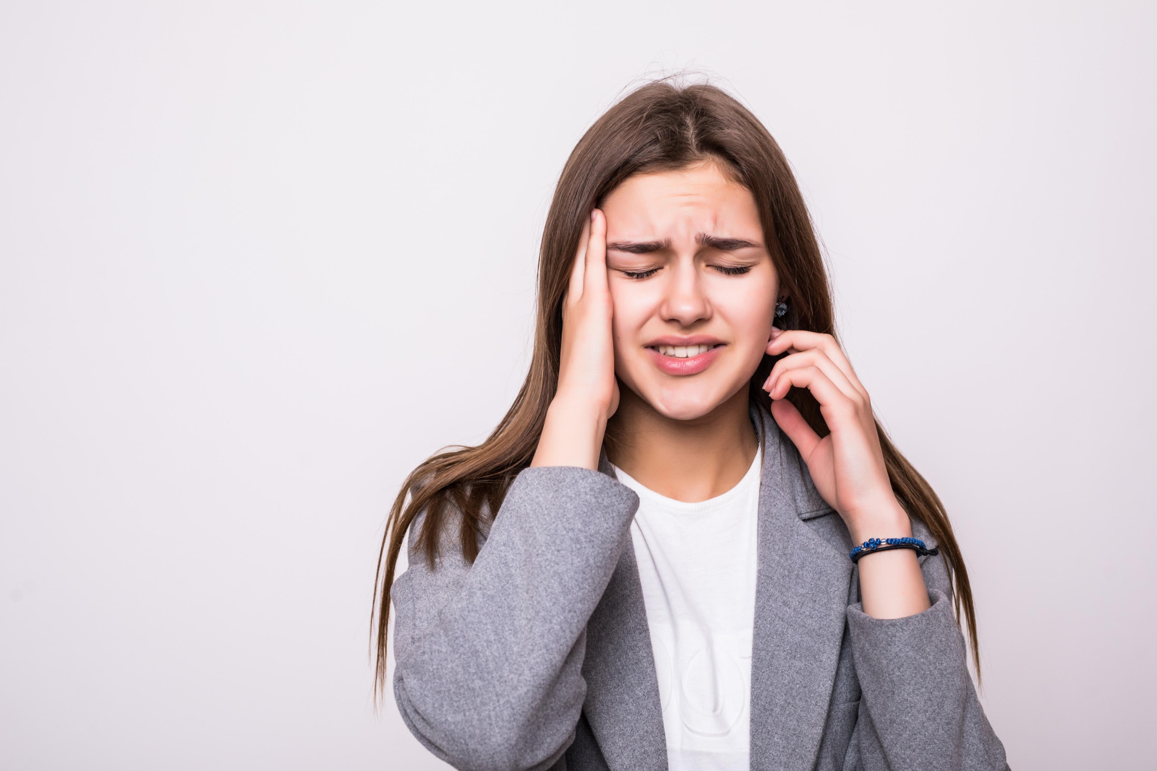 Migraine: Symptoms, Triggers, Treatment, Risk Factors